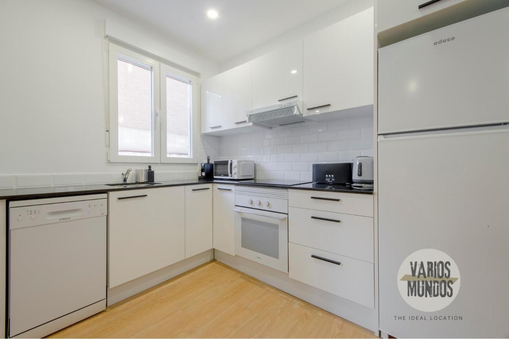 Escapada Con Parking 3, Vive La Latina Apartamento Madri